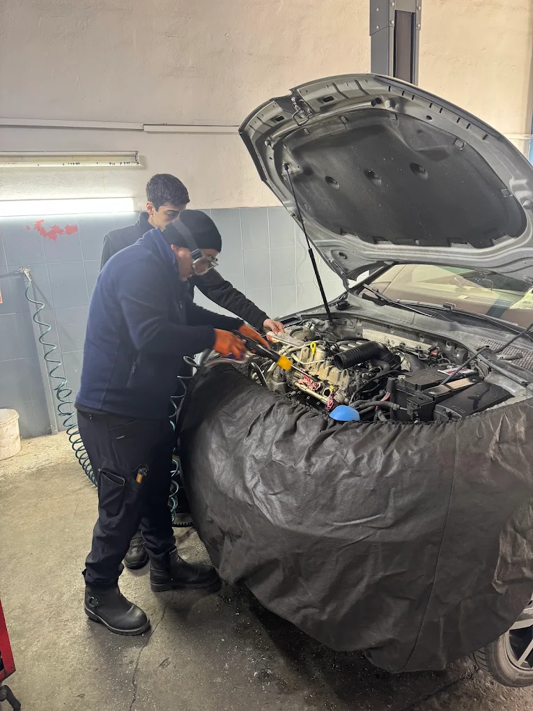 HAK OTO ÖZEL SERVİS - fotoğraf 2