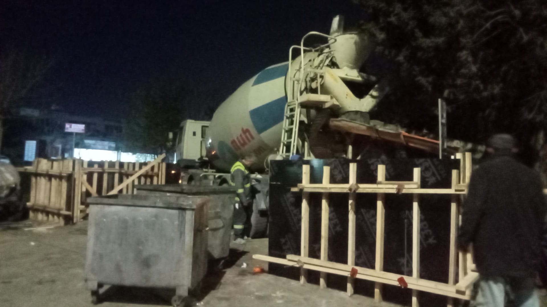 SANAYİ SİTEMİZDE ÇÖP KONTEYNER YERLERİ YENİLENİYOR...