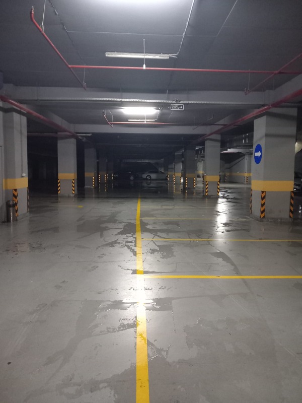 BEYAZ TOWER -2 KAPALI OTOPARKTA OLUŞAN SU SIZINTISINA MÜDAHALE EDİLDİ