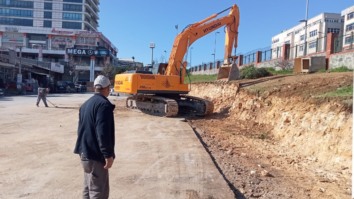 12.BLOK KARŞISINA OTOPARKLANDIRMA ÇALIŞMAMIZ BAŞLADI...