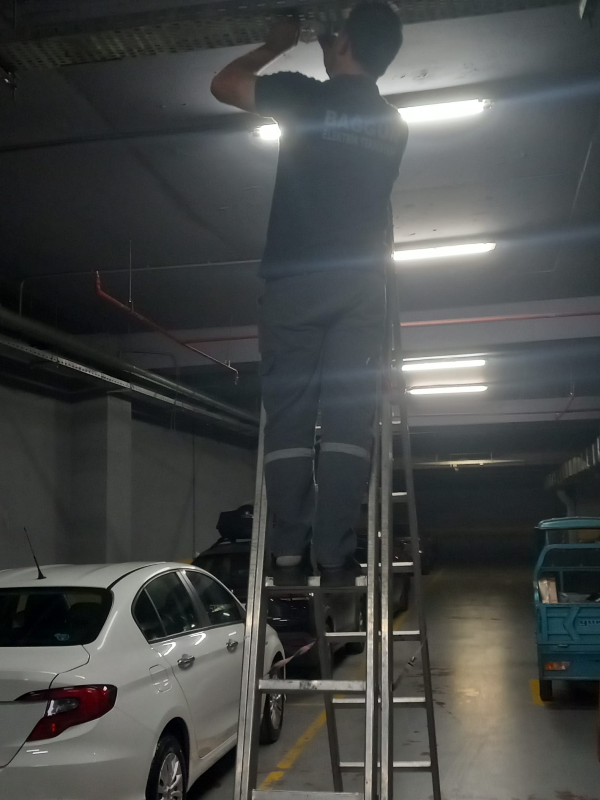 BEYAZ TOWER -3 KAPALI OTOPARK AYDINLATMALARI YENİLENDİ